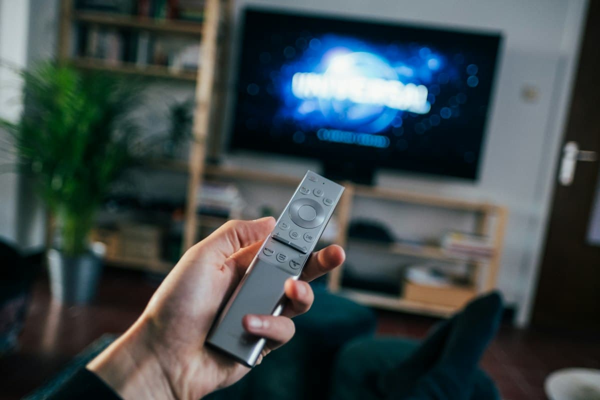 IPTV Subscriptions Guide (2026): What to Know Before You Buy